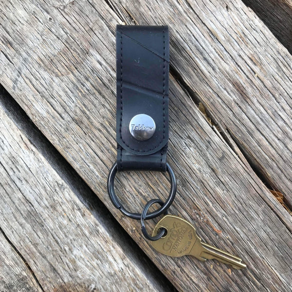 TEKKNU-keychain-sustainably-made-from-upcycled-tire-inner-tubes